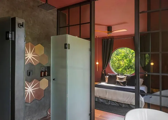 Maison Siscolino 4bdrm W/ Swimup & Rooftop Pools Villa *