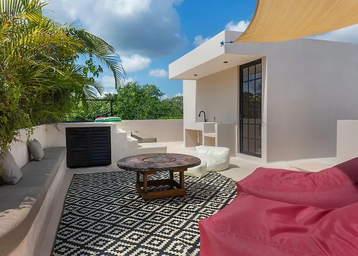 Villa Maison Siscolino 4bdrm W/ Swimup & Rooftop Pools *